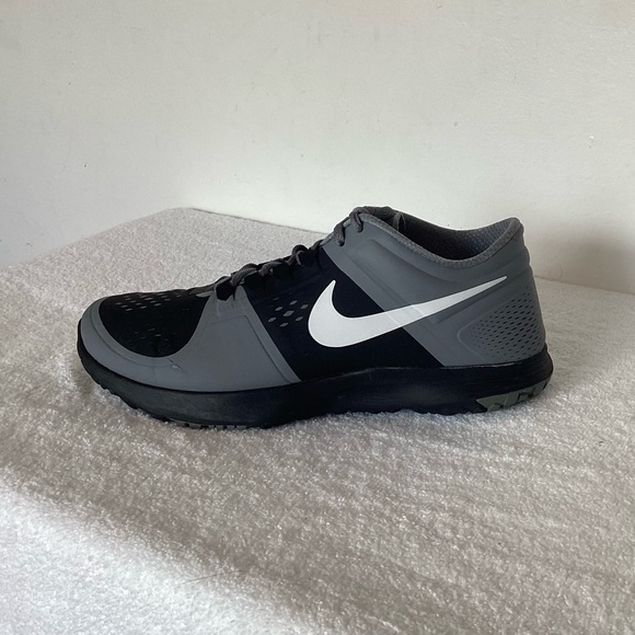 NIKE FS LITE TRAINER GREY ATHLETIC SHOE EUC SZ 10.5 - Picture 3 of 9
